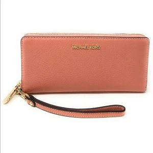 NWT Michael Kors Jet Set Continental Wallet Clutch